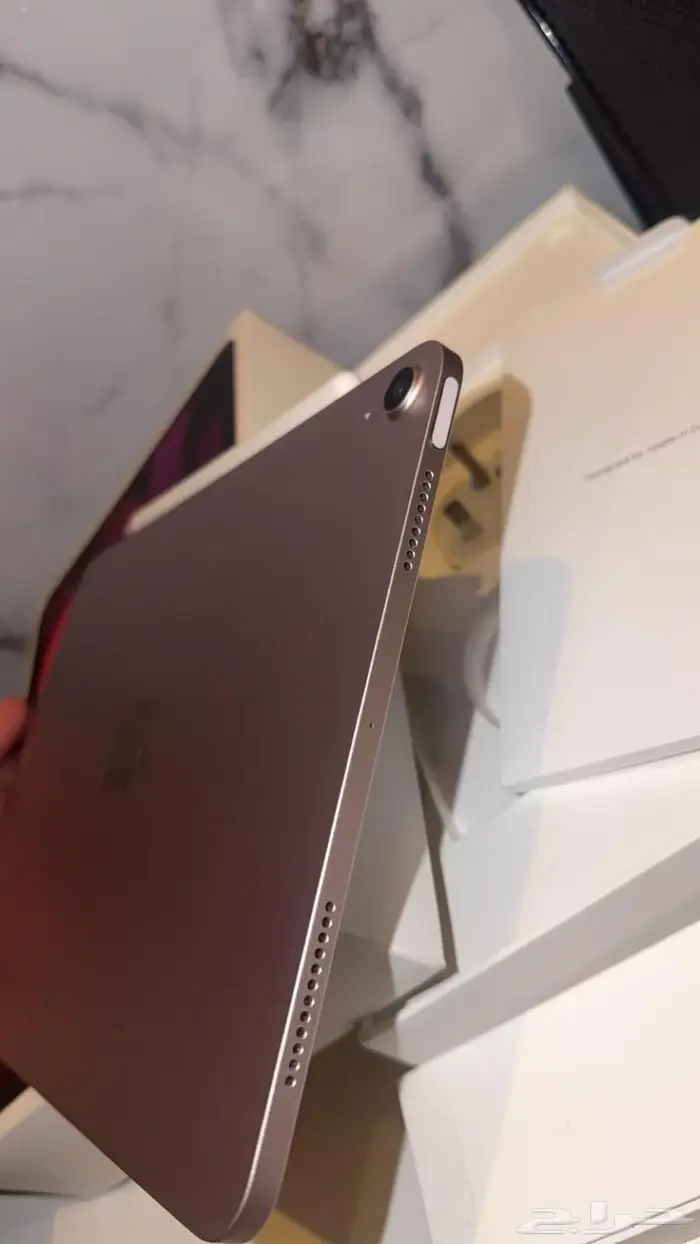 ايباد اير الجيل الخامس وقلم وكيبورد 2