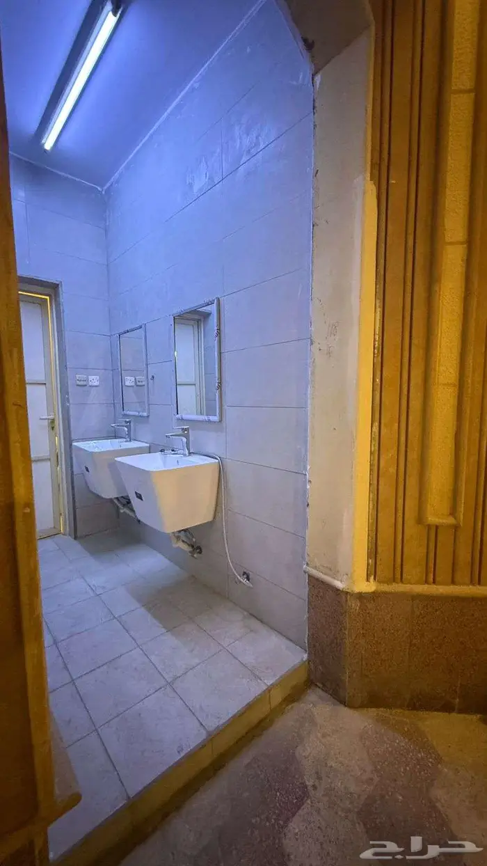 دور ارضي للايجار حي اليرموك الشرقي 6