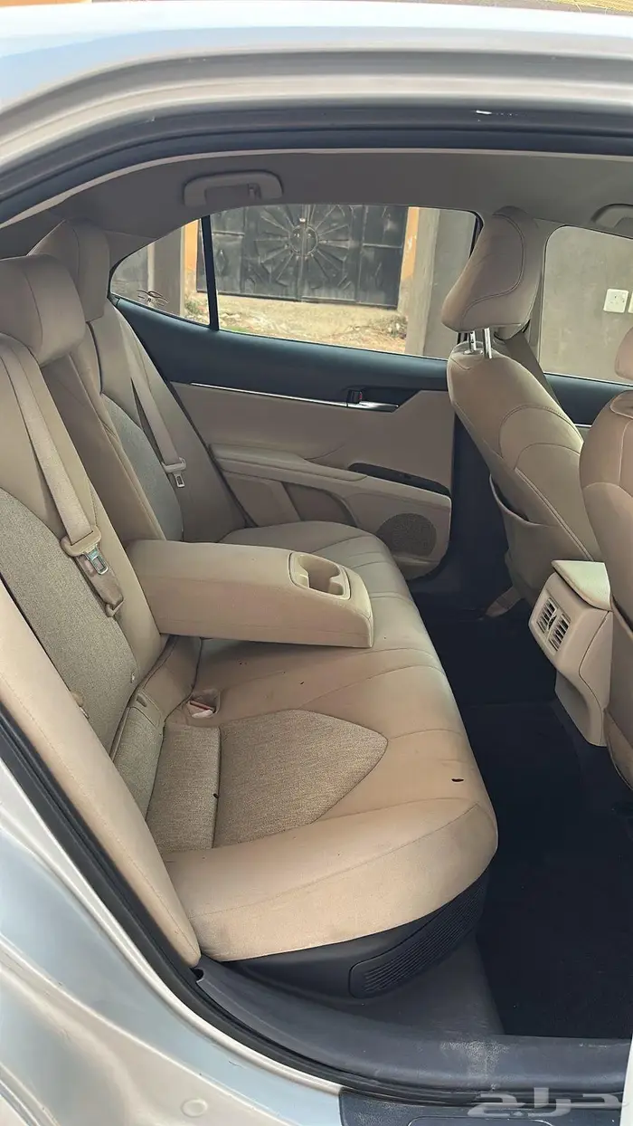 سيارة كامري هايبرد 2020 فئة LE 28