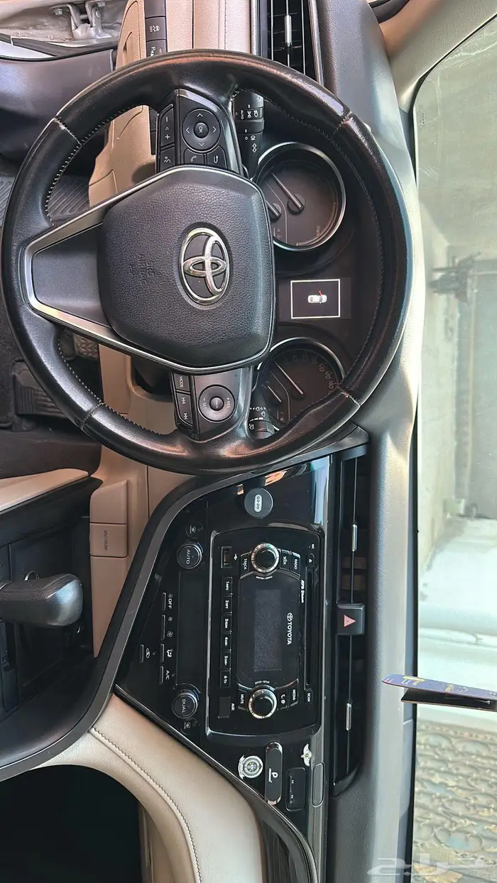 سيارة كامري هايبرد 2020 فئة LE 31