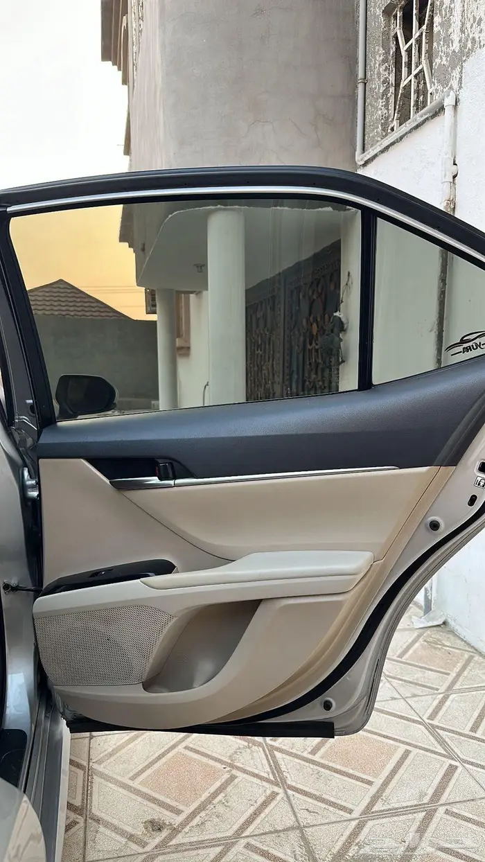 سيارة كامري هايبرد 2020 فئة LE 3