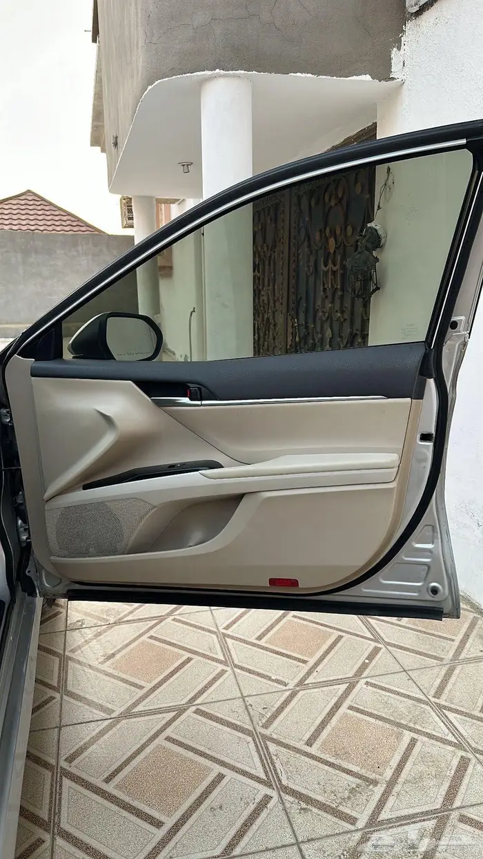 سيارة كامري هايبرد 2020 فئة LE 8