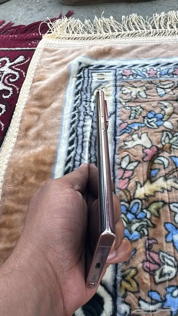 سامسونج نوت 20الترا نضيف واكله فيه نقط صغيره جدا 128 الذاكر 2