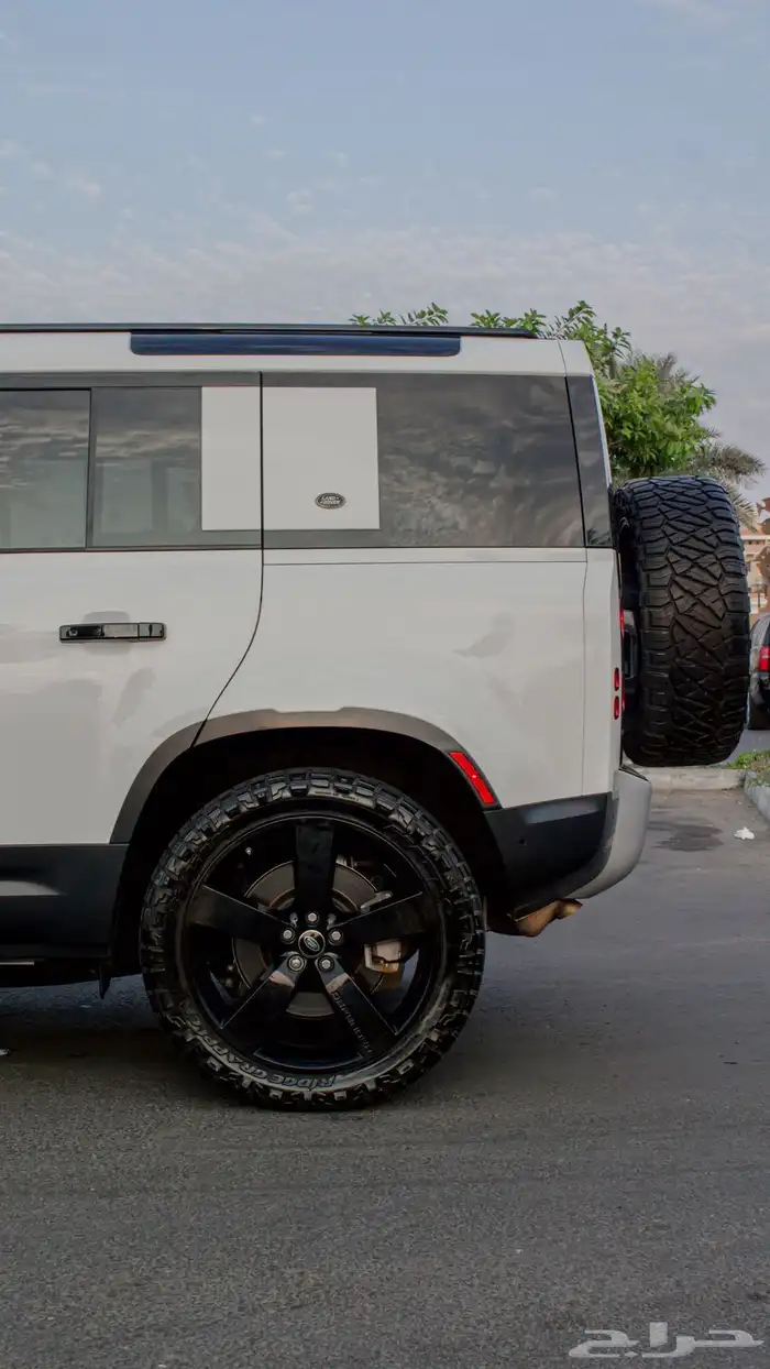 للبيع ديفندر 2020 نظيف وكاله على الشرط 9