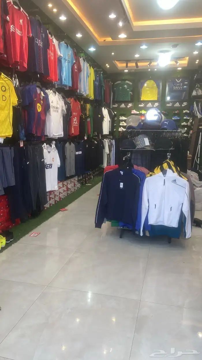 محل مستلزمات رياضيه للتقبيل 2