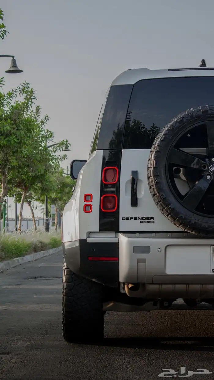 للبيع ديفندر 2020 نظيف وكاله على الشرط 13