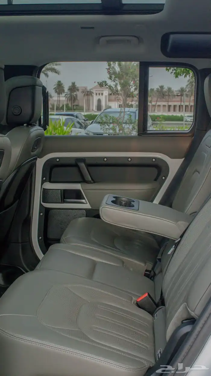 للبيع ديفندر 2020 نظيف وكاله على الشرط 14