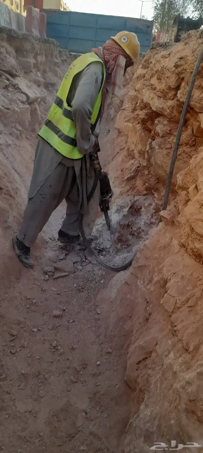 كمبريسر للإيجار وتكسير قواد رسيف 4