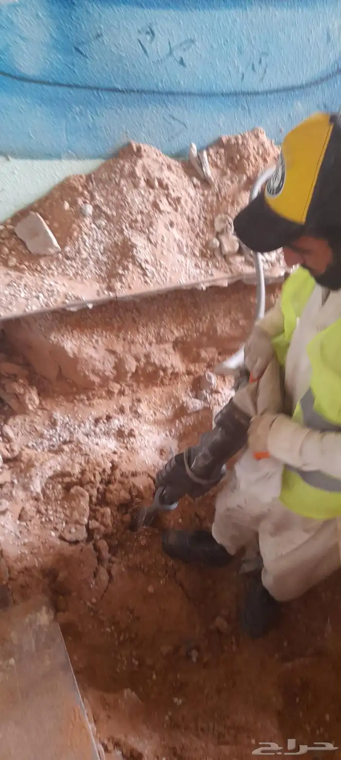 كمبريسر للإيجار وتكسير قواد رسيف 5