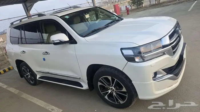 تويوتا لاندكروزر 12