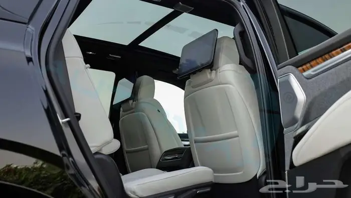 كاديلك اسكاليد 600 Sport Platinum 2025 اصفار مع ضمان 18