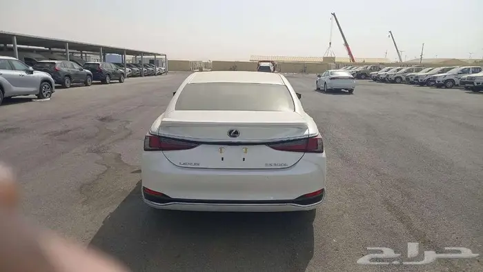 لكزس ES 300 اي اتش ابيض هايبرد 2025 خصم خاص 1