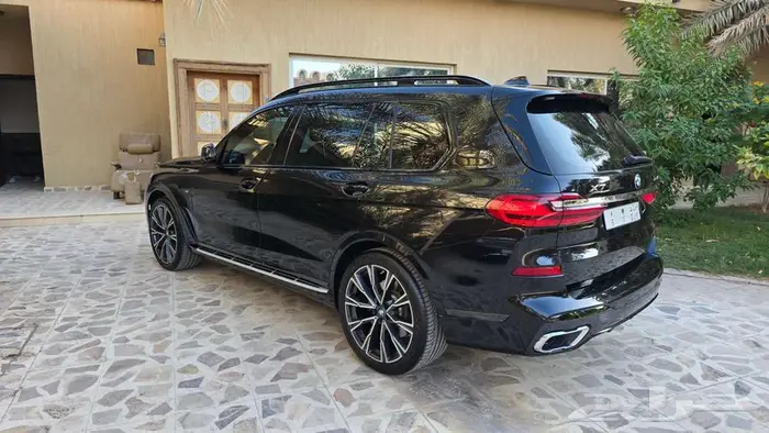 BMW X7 2022 ماشي 48 كلم على الضمان 22