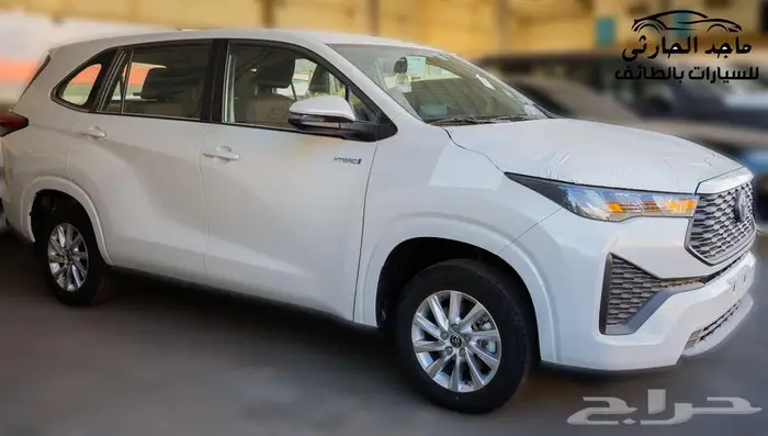 تويوتا إنوفا GL هايبرد 2025 ب 112.700شامل الضريبة 1