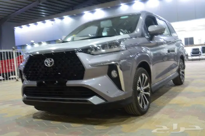 تويوتا فيلوز GLX فل موديل 2025 ابيض و رصاصي ورمادى 7