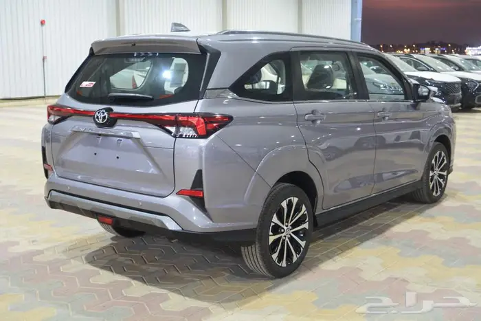 تويوتا فيلوز GLX فل موديل 2025 ابيض و رصاصي ورمادى 15