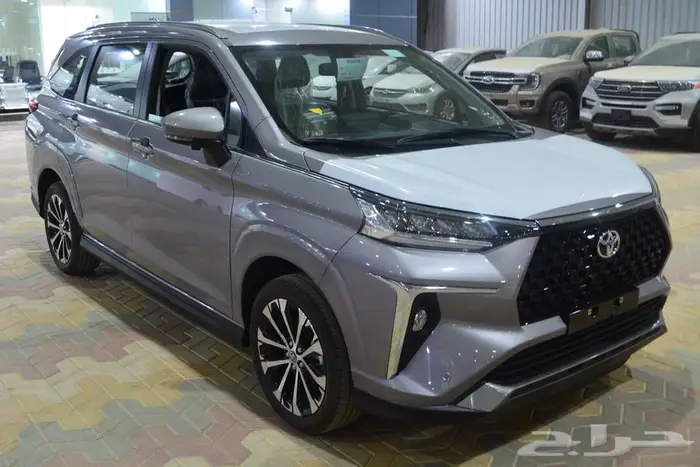 تويوتا فيلوز GLX فل موديل 2025 ابيض و رصاصي ورمادى 5