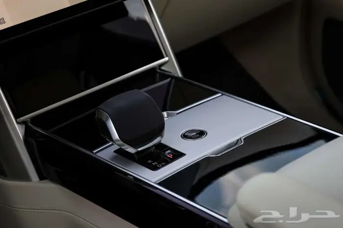 رنج روفر 2025 Autobiography 8