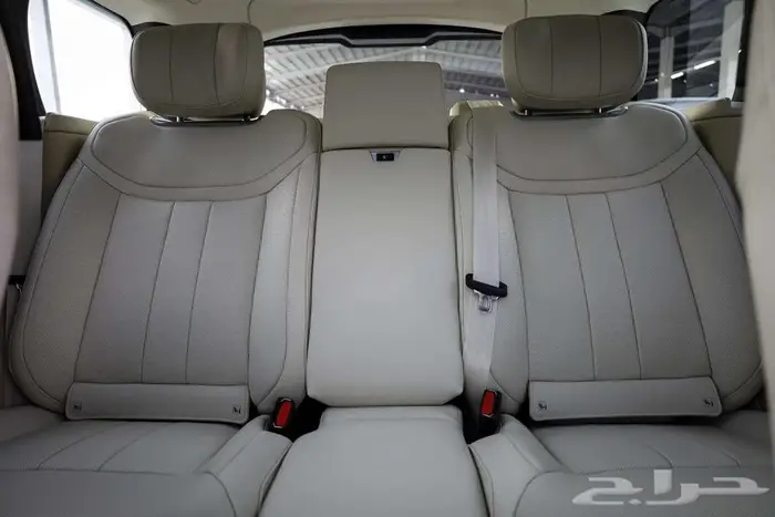 رنج روفر 2025 Autobiography 13