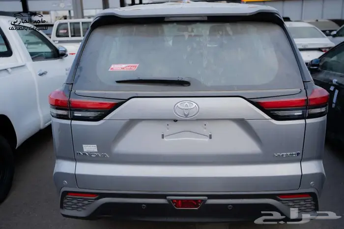 تويوتا إنوفا GL هايبرد 2025 ب 112.700شامل الضريبة 9