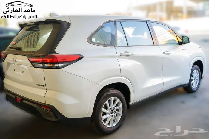 تويوتا إنوفا GL هايبرد 2025 ب 112.700شامل الضريبة 4