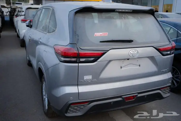 تويوتا إنوفا GL هايبرد 2025 ب 112.700شامل الضريبة 10