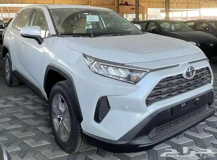 تويوتا راف فور LE بنزين دفع رباعي 2025 ابيض 3