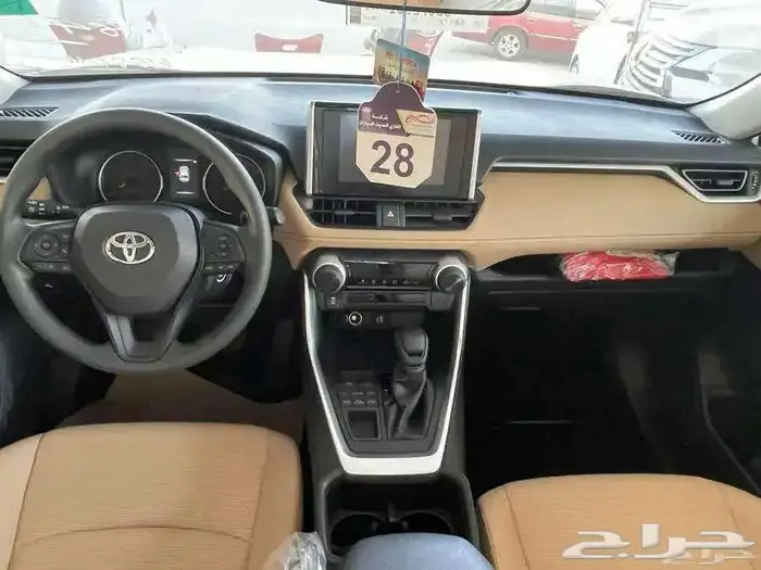 تويوتا راف فور LE بنزين دفع رباعي 2025 ابيض 4