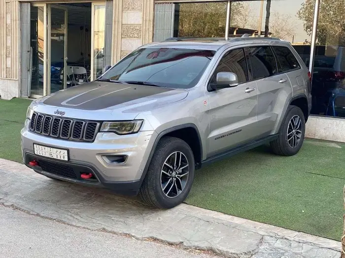 جيب جراند شيروكي تريل هوك2017 بانوراما فل كامل للبيع 2