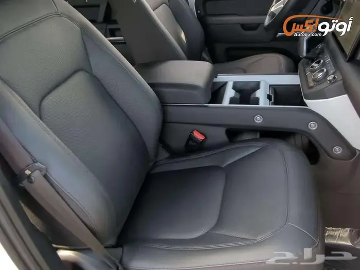 2025 لاند روفر ديفندر S 11