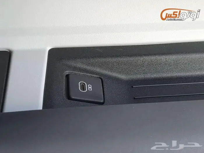 2025 لاند روفر ديفندر S 16