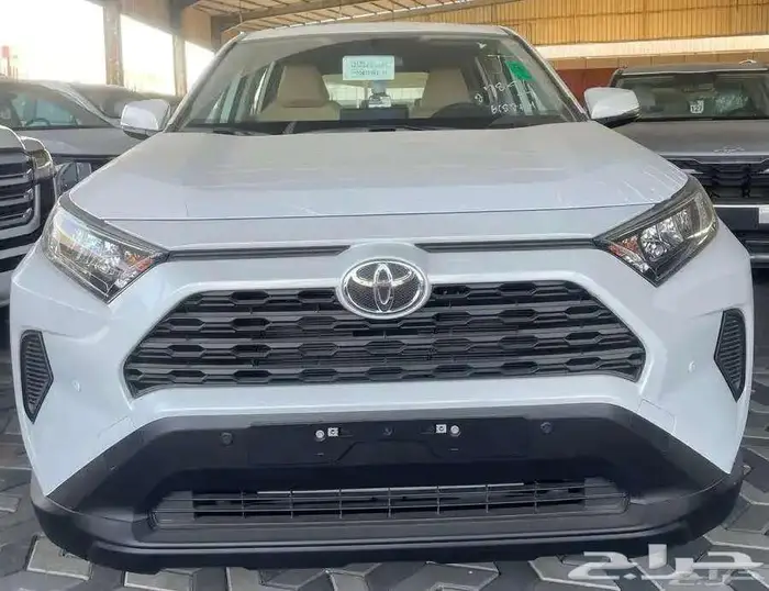 تويوتا راف فور LE بنزين دفع رباعي 2025 ابيض 0