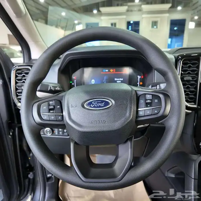 فورد ايفرست XLS استاندر بنزين دبل موديل 2025 8