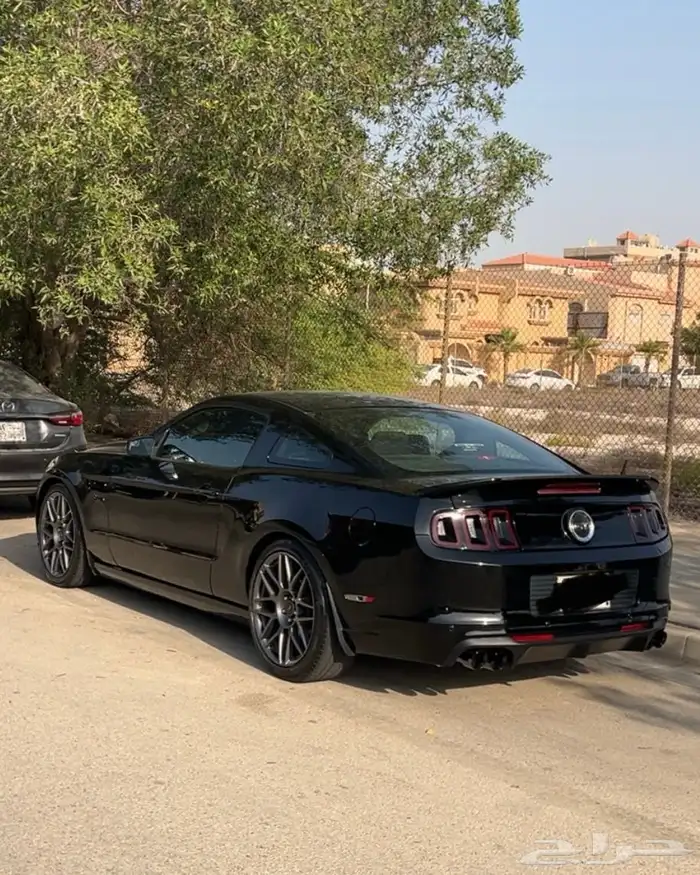 موستنج 2013 اسود قير عادي 8V 1