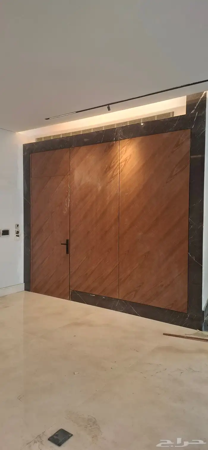 أبواب خشب وديكور قشره جوز سنديان باب سحاب مخفي 3