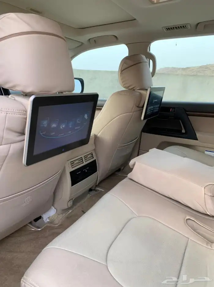 لاندكروزر تورنق2019 11