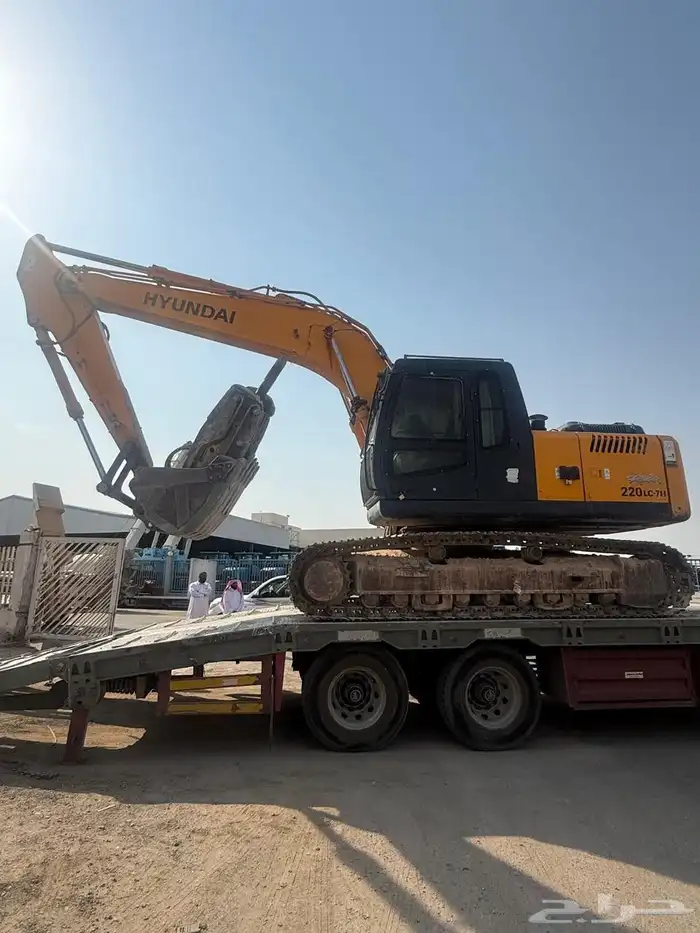 سواق بوكلين عنده اقامه ورخصه وتيوفي وتامين يبحث عن عمل 0