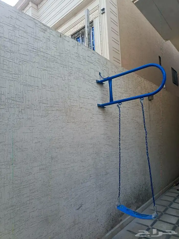 مراجيح جدارية طاولات وكراسي 1