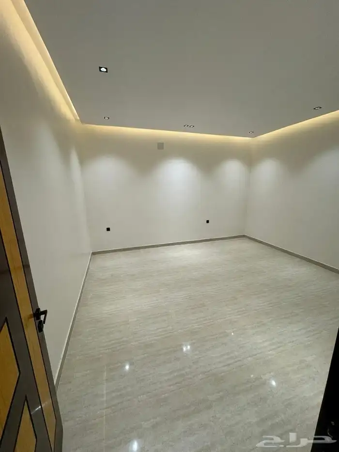 فيلا درج داخلي فقط للبيع حي الرمال مخطط تنال مساحة 340 4