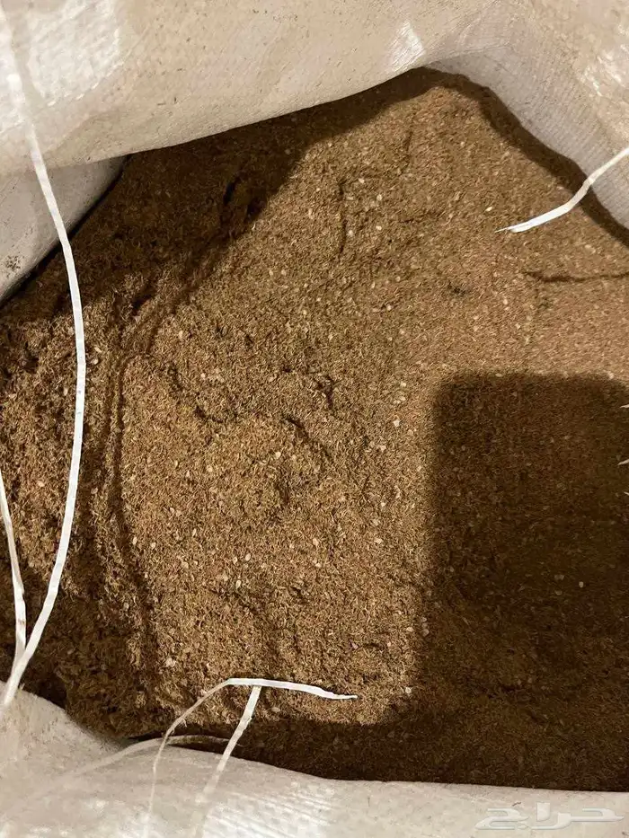 تخ او نخاله السمسم علف لتسمين المواشي 0