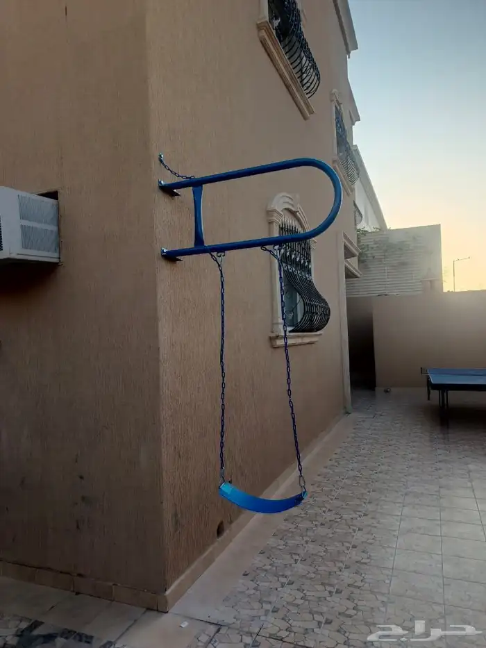 مراجيح جدارية طاولات وكراسي 2