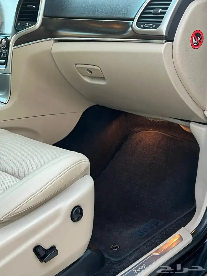 جراند شيروكي ليمتد 2015 (( بحالة ممتازة )) 40