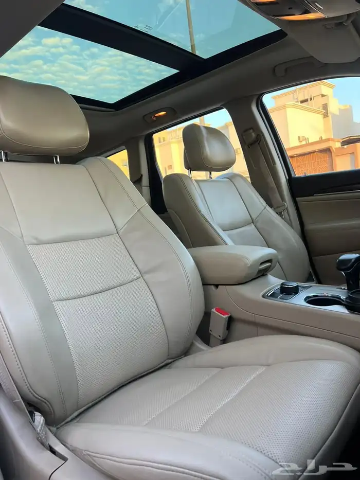 جراند شيروكي ليمتد 2015 (( بحالة ممتازة )) 37