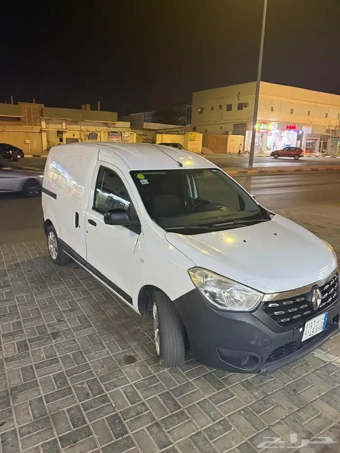 رينو فان موديل 2021 للبيع مكينه و قير شرط 1