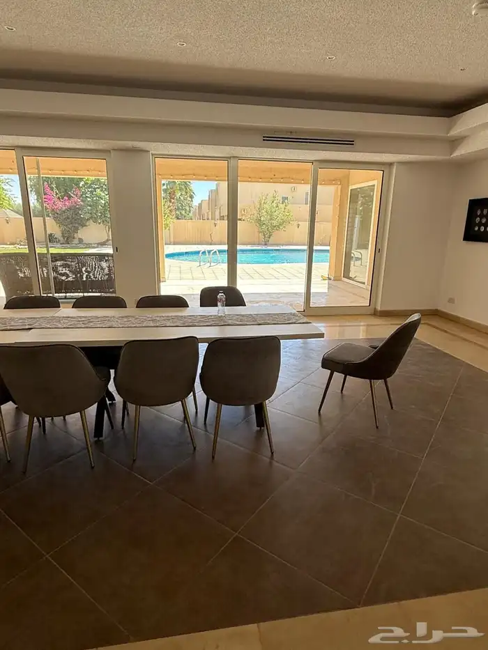 طاوله طعام 8 كراسي. فيتنامي شبه الجديد 7