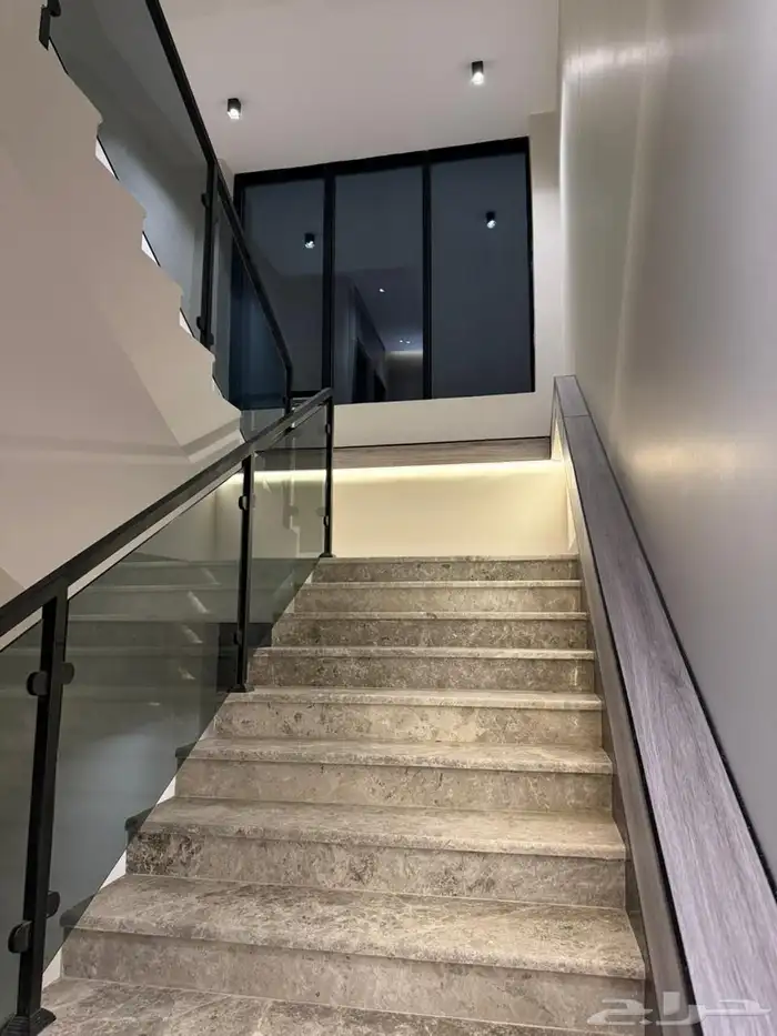 شقق تمليك فاخره في ارقى حي(شهار)تبداء الاسعار من 550 الف 7