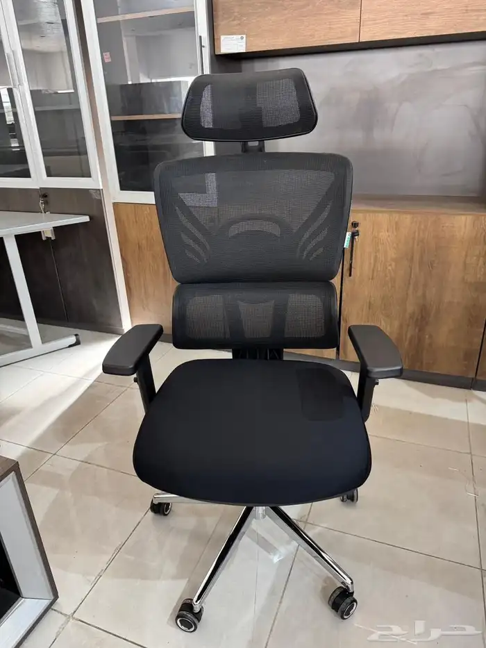 كرسي مكتب مع طاولة في صفقة رائعة. عرض رائع متاح 2