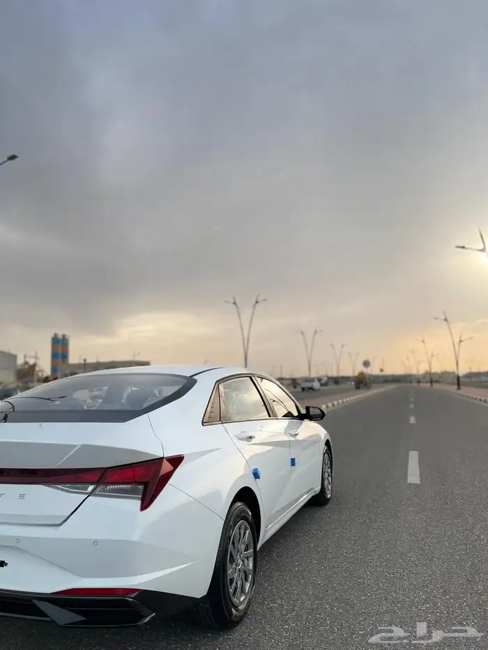 النترا 2021 ماشي 65 الف 1600cc 4