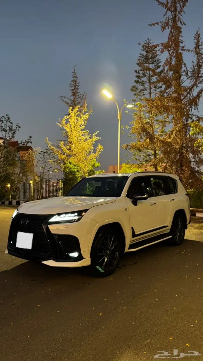 لكزس 2024 اف سبورت 9