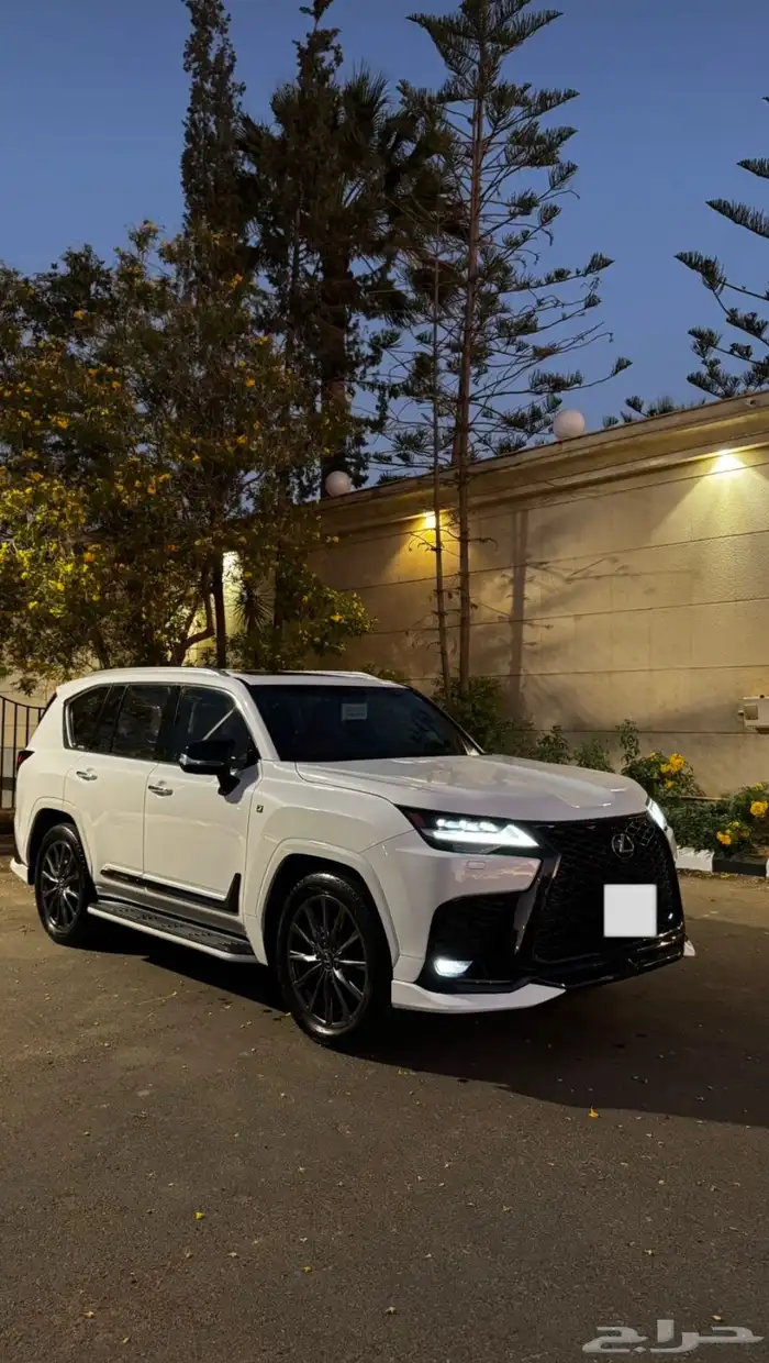 لكزس 2024 اف سبورت 10